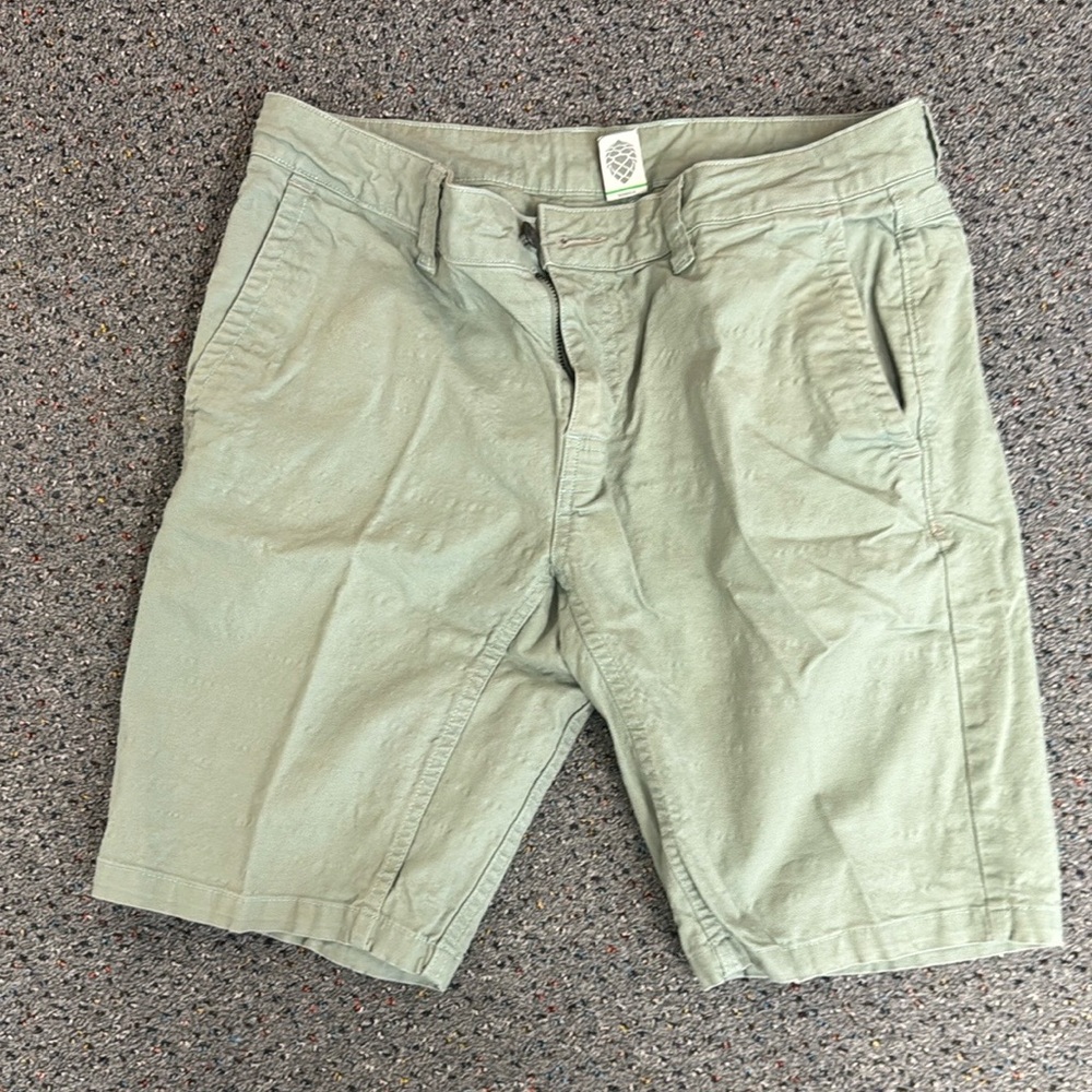 Stio Men’s Tusky canvas short. Size 32. Lily pad green